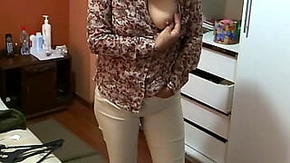 milf makes room to fucking off the young cock