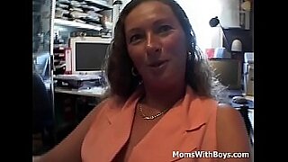 mom sucking dick and swallowing cum in cars at noght