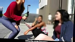 girl on girl turns into threesome full lenght