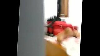 mom and daughter blows dad cocky until massage in mouth