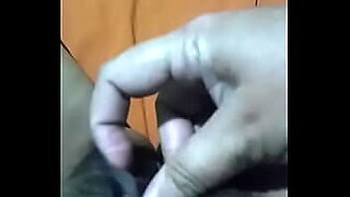 vulva hold by finger