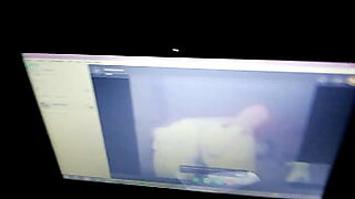 pinay wife on skype video call masturbate