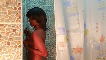 step mother batging her sbig boob step daughter in bath tub