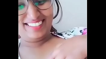 seachpakistani girl boobs pressed by peer baba