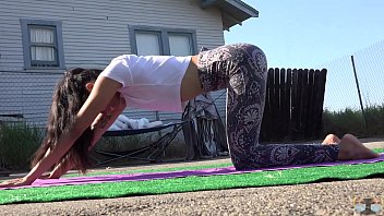 briella bounce in yoga pants