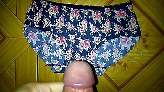 amateur masturbation in panties on webcamomemade