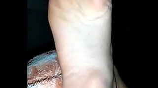 foot lesban massage