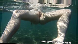sex under water swimming pool