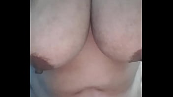 amateur lilseximommy flashing pussy on live webcam cam biz